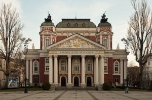 el-teatro-mas-antiguo-de-bulgaria1